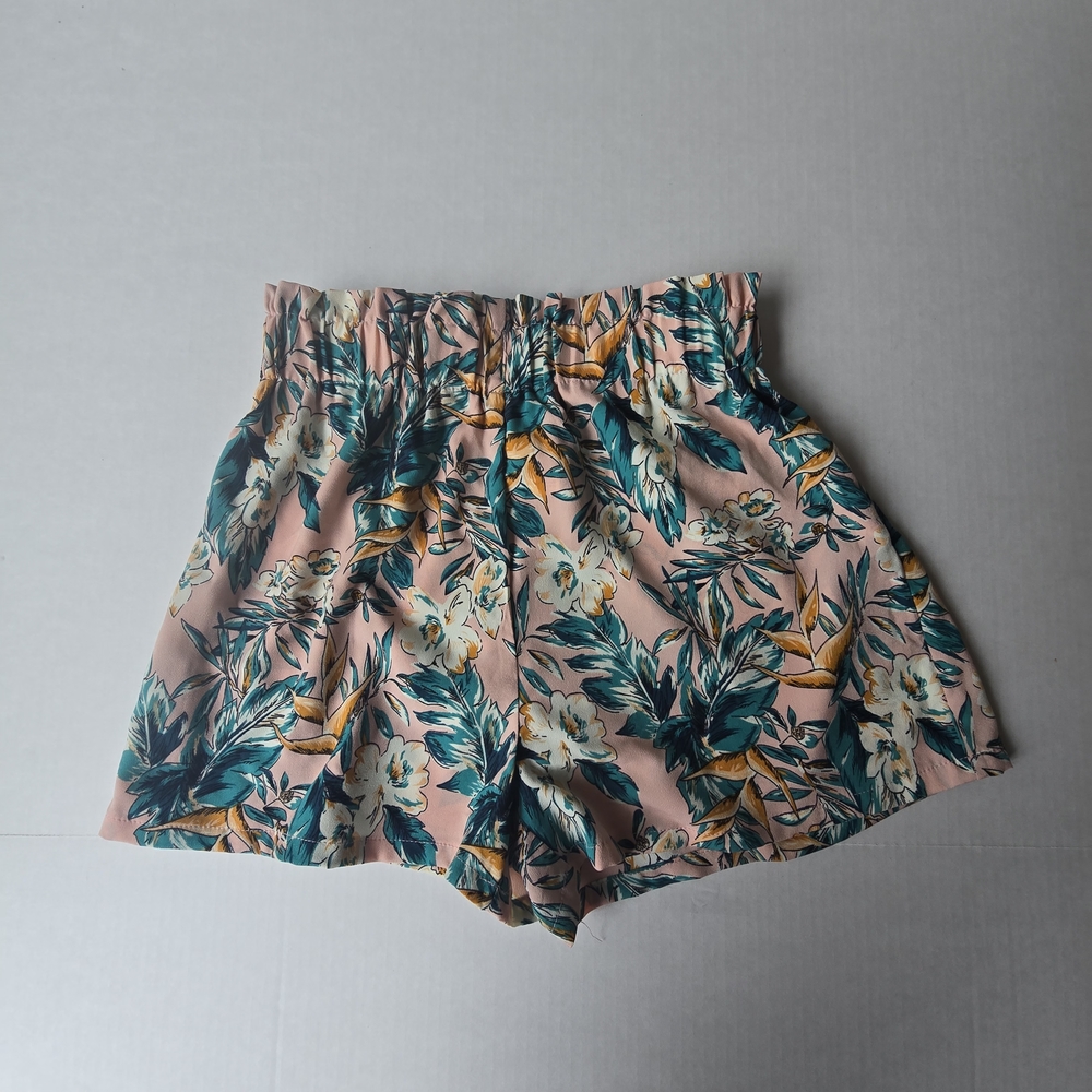 Floral Print Pink Women's Shorts